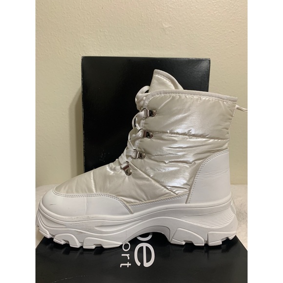 BEBE Jadah Lug Sole Hiking Boots 🤍 - Picture 5 of 17